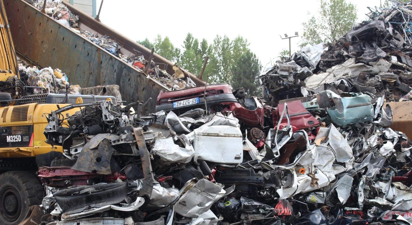 Decons, Épaviste sur l'ouest de la France (Bordeaux, Nantes, Bayonne et Toulouse). Récupération, enlèvement, démontage, tri et recyclage de véhicules hors d'usages